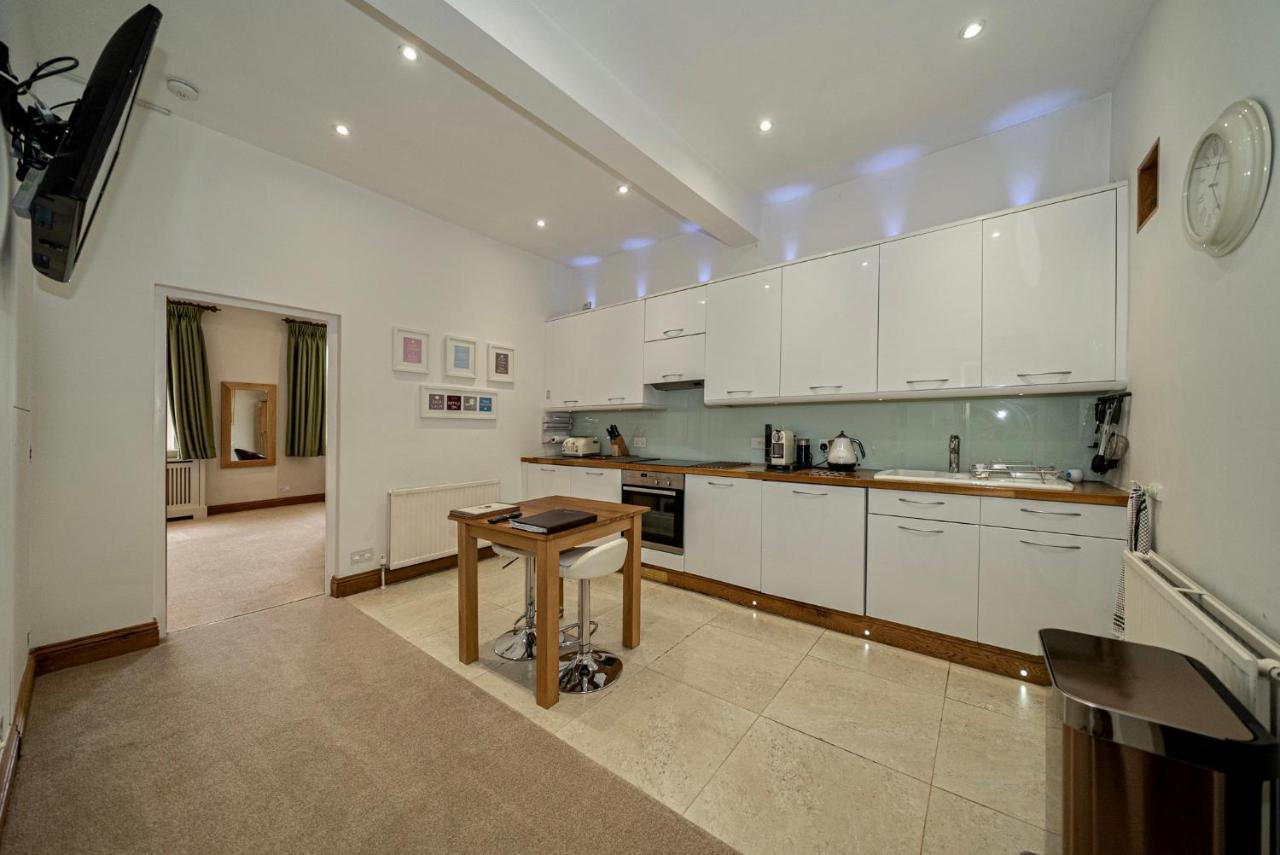 Serviced Apartments Маклсфилд Экстерьер фото